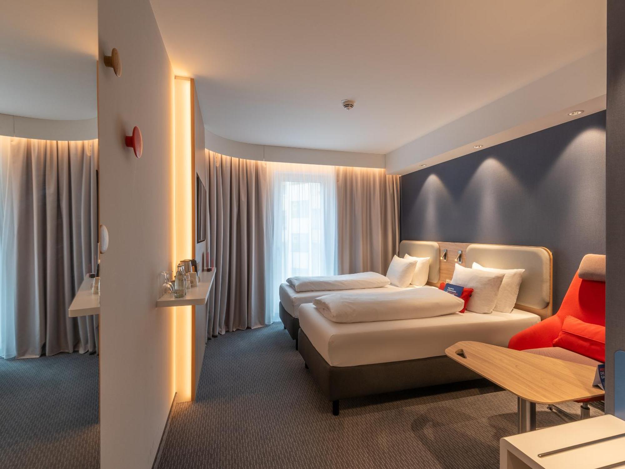 Holiday Inn Express Heilbronn By Ihg ภายนอก รูปภาพ
