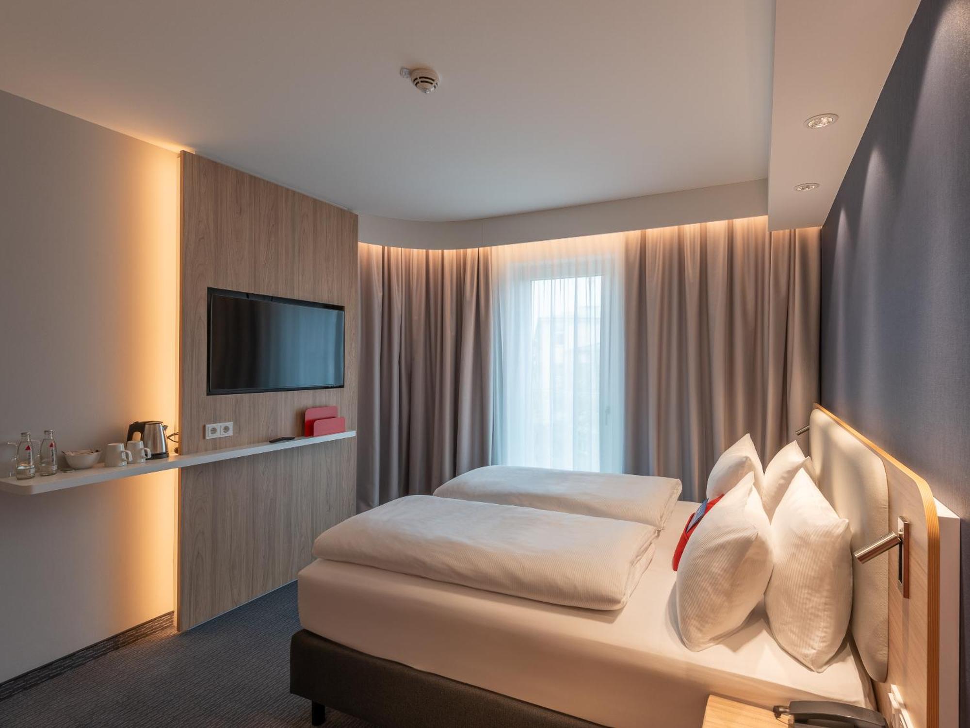 Holiday Inn Express Heilbronn By Ihg ภายนอก รูปภาพ