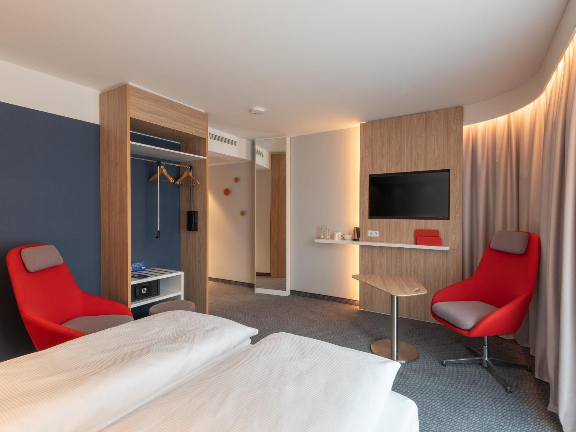 Holiday Inn Express Heilbronn By Ihg ภายนอก รูปภาพ