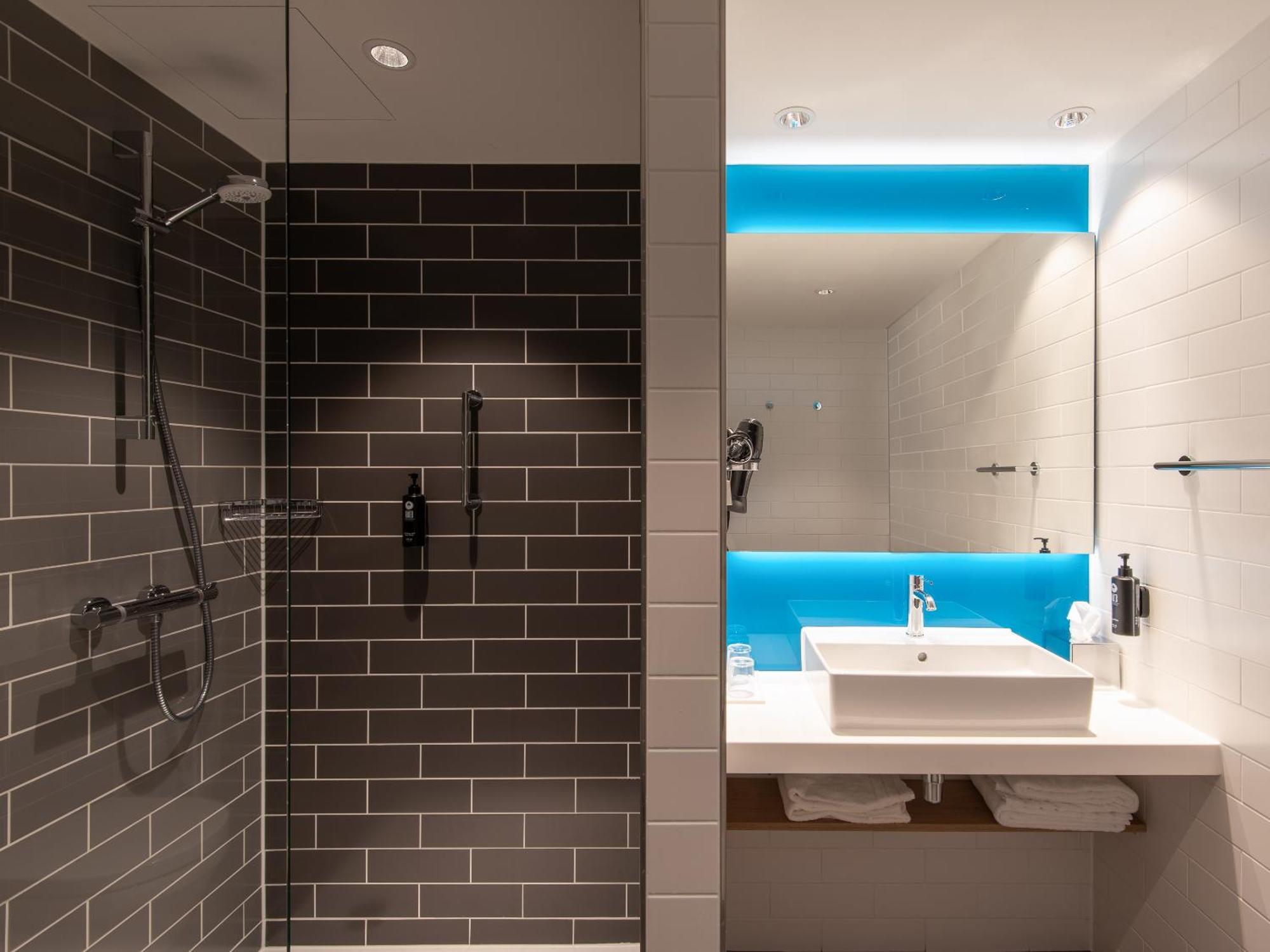 Holiday Inn Express Heilbronn By Ihg ภายนอก รูปภาพ