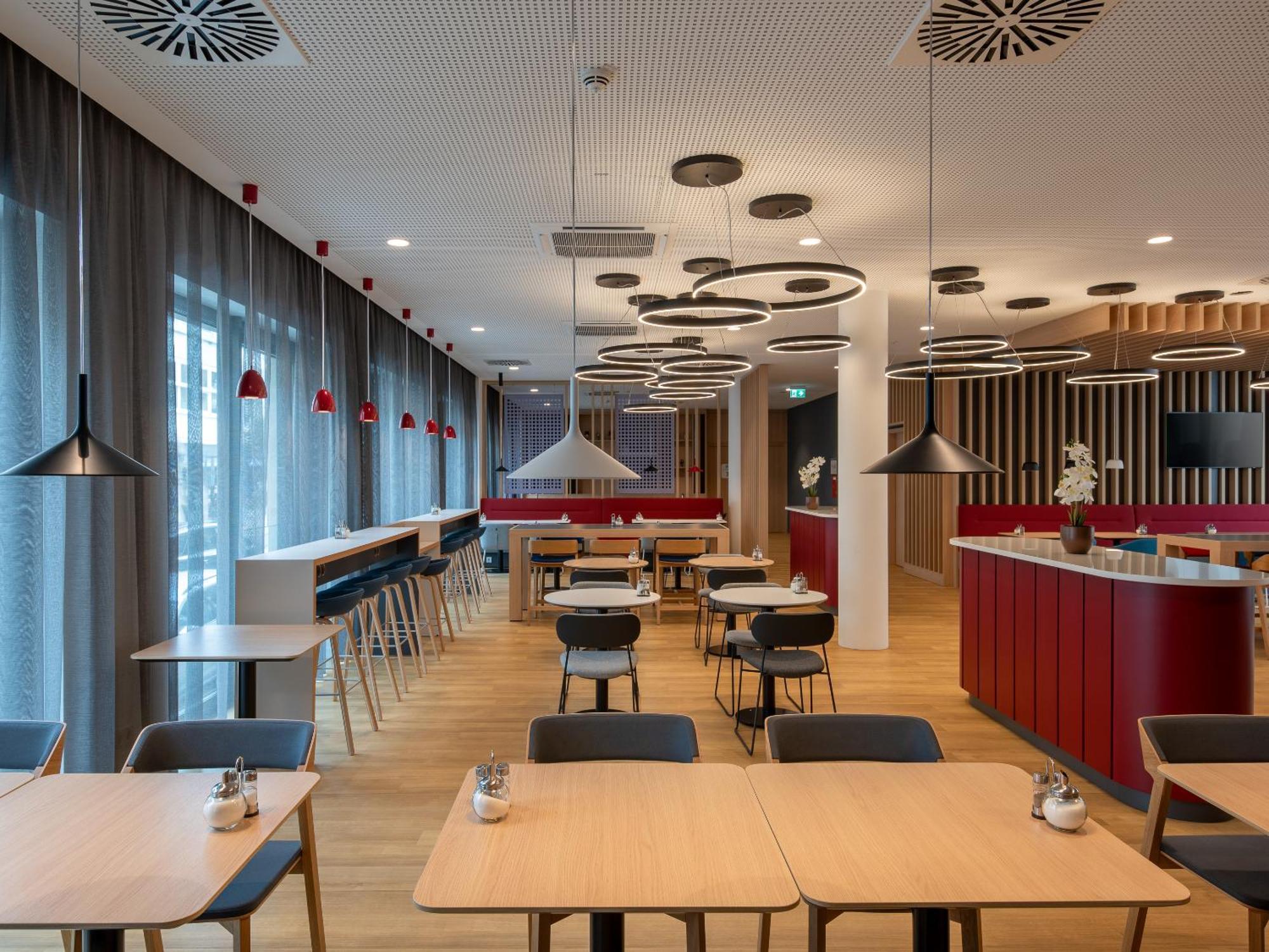 Holiday Inn Express Heilbronn By Ihg ภายนอก รูปภาพ